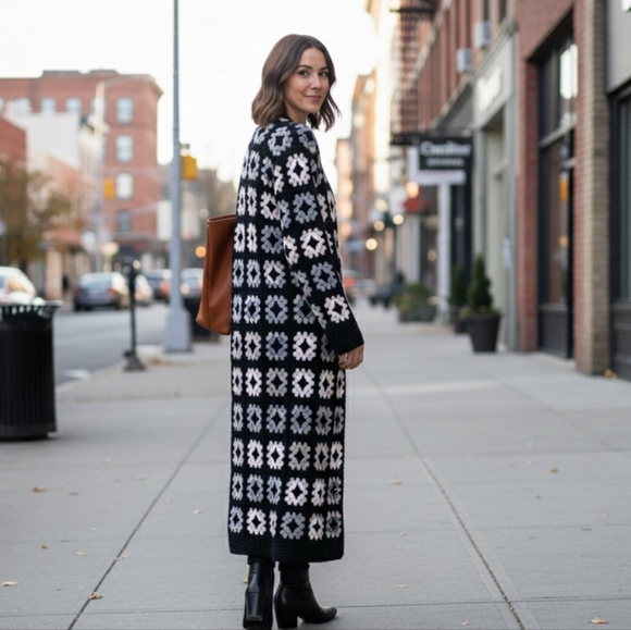 Black and white Granny square vintage card… - Picture 2 of 11